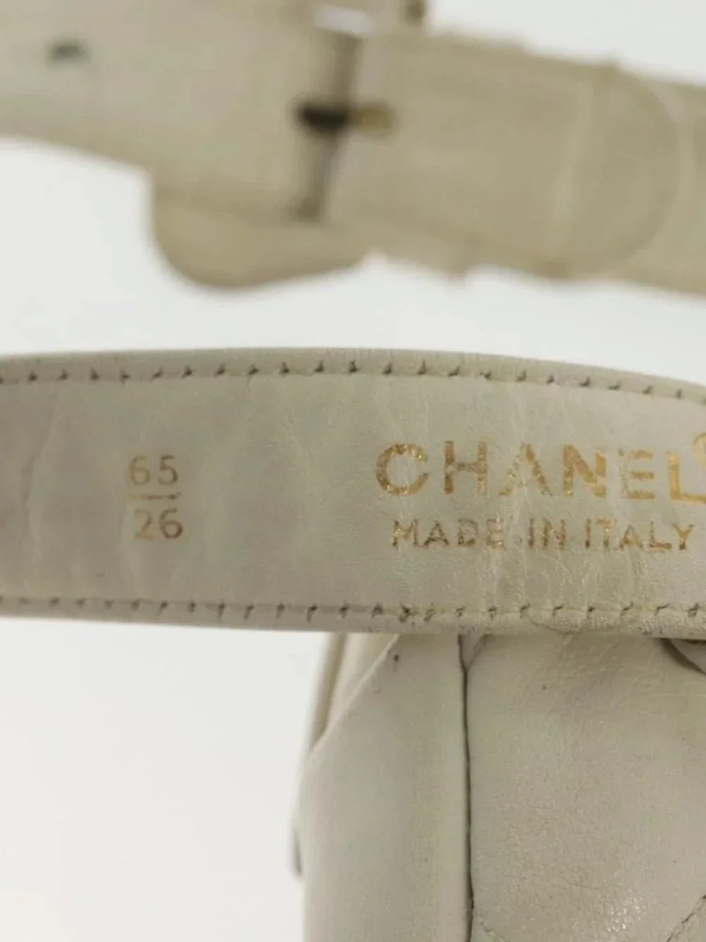CHANEL Matelasse Chain Waist bag Lamb Skin White Gold CC Auth BA5530
